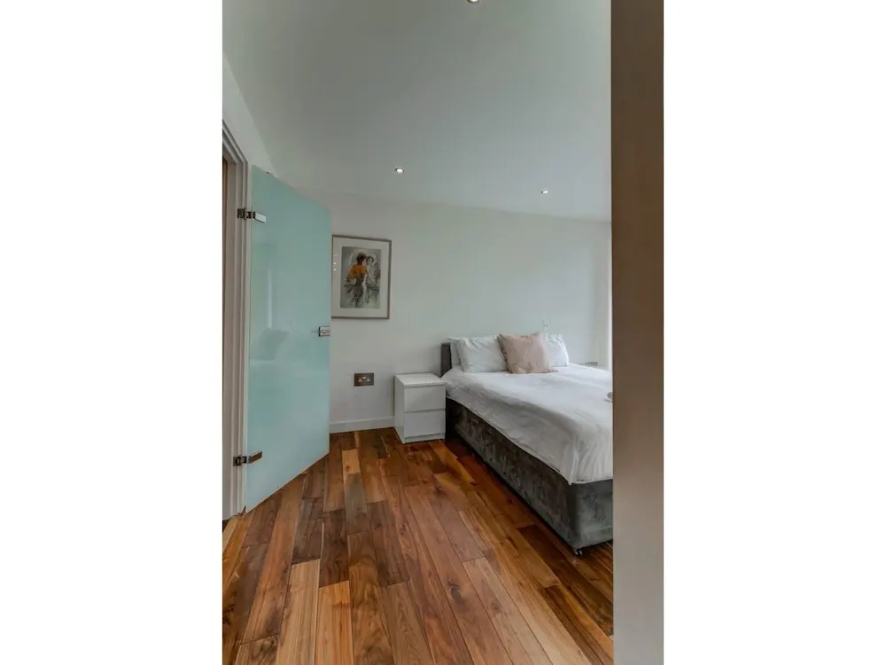 Stunning, Huge and Elegant apt for 6 in Manchester