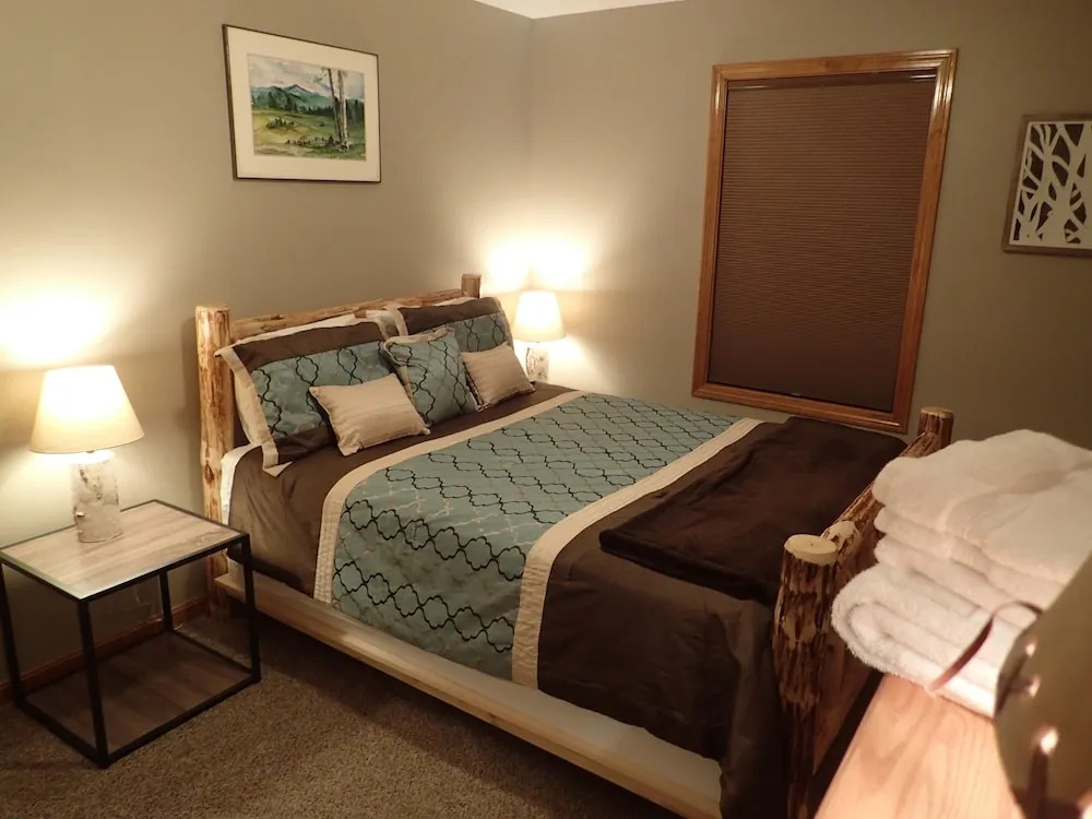 Moose Lodge and Cabins by Bretton Woods Vacations