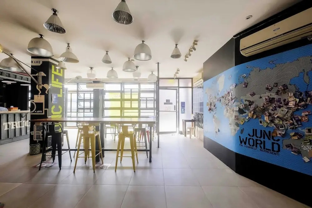 Junction Hostel, Poblacion Makati Avenue, Manila
