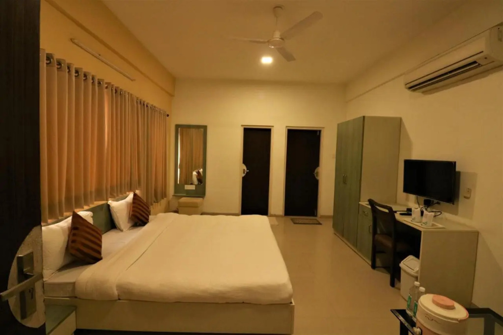 Goverdhan Greens Resort Dwarka l Hotels In Dwarka