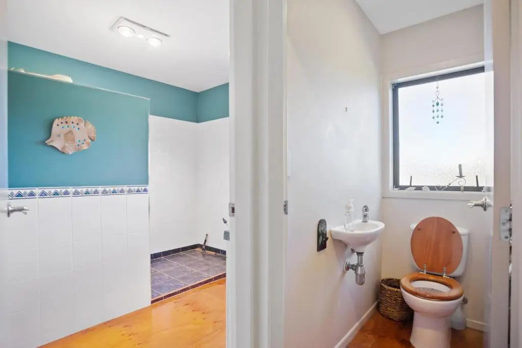 Tuhua Views - Waihi Beach Holiday Home