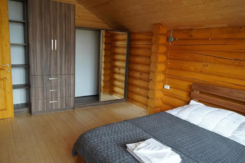 LOG HOUSE