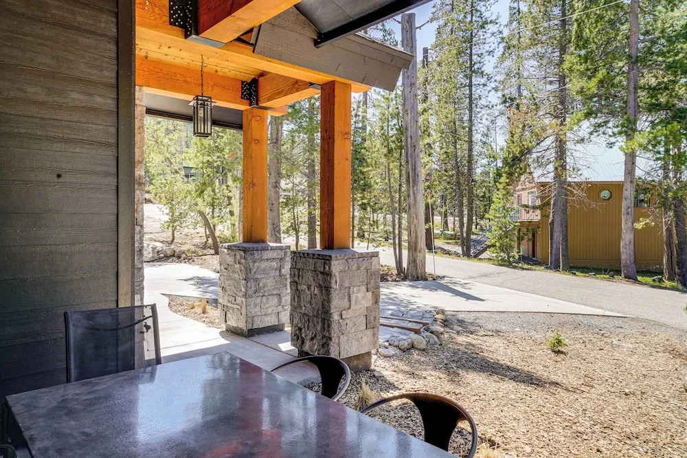Luxe Soda Springs Retreat: Modern & Spacious!