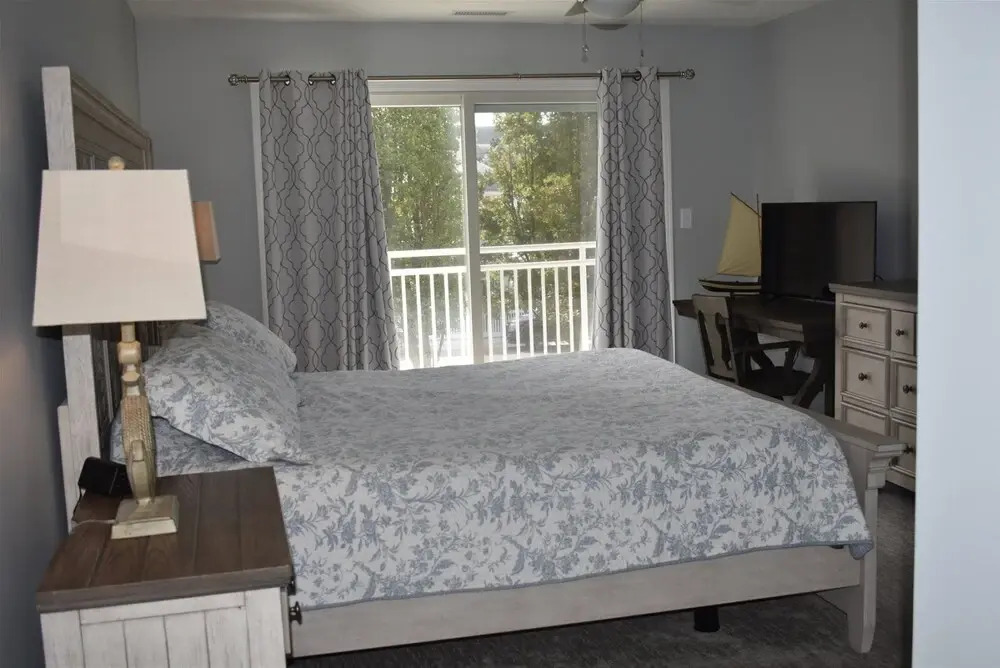 Db301 East Rochester Avenue, Unit 106