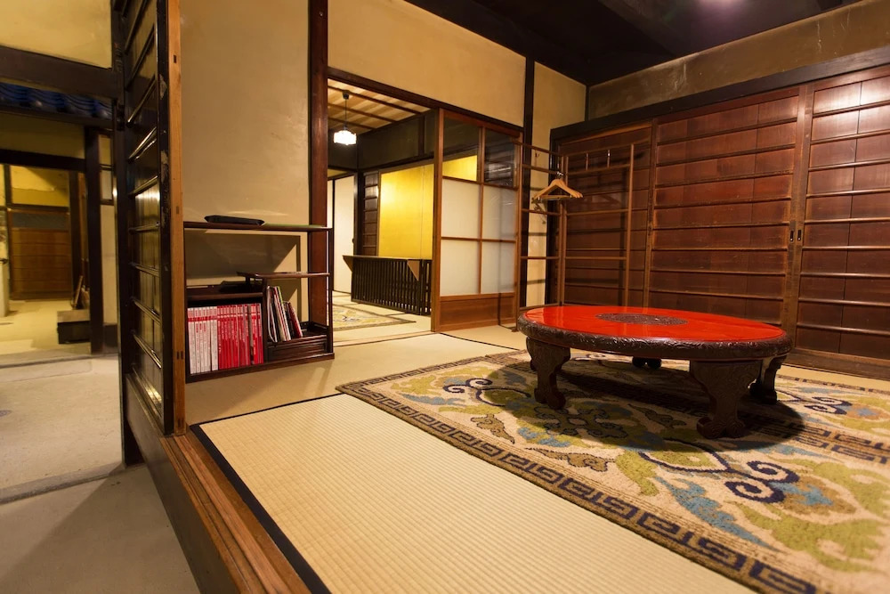 Itsutsuji hermitage