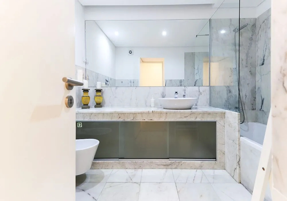 JOIVY Spacious & elegant 1-bed flat, moments from Avenida station