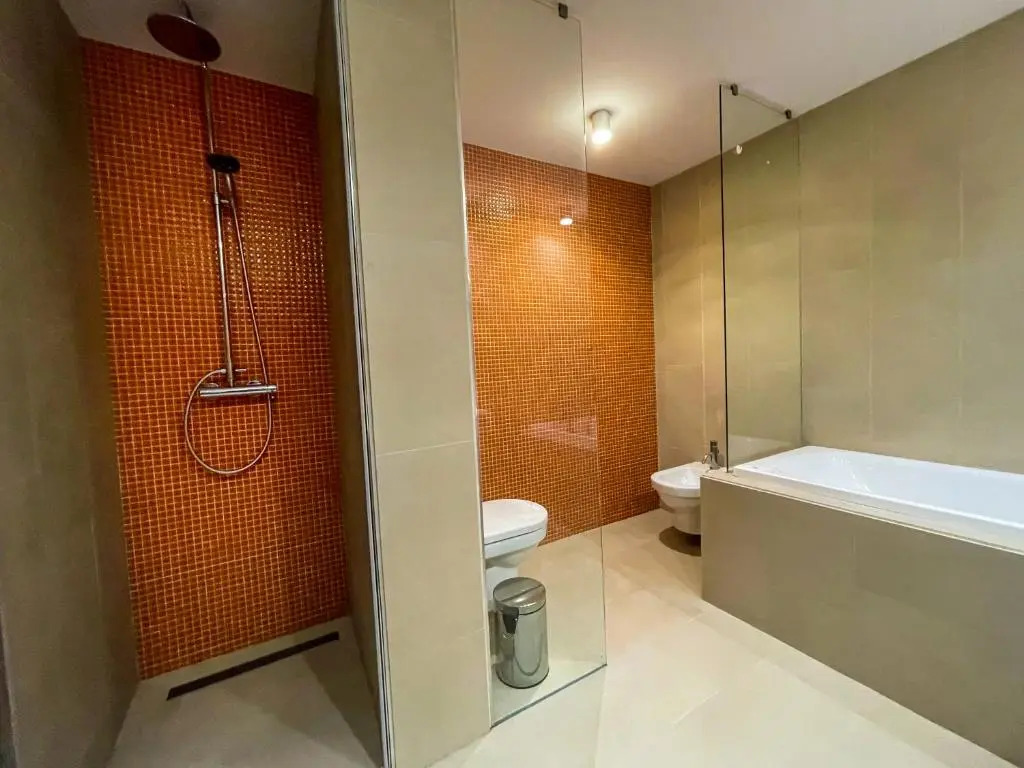Charming sea view apt - quiet area, 5 min to beach