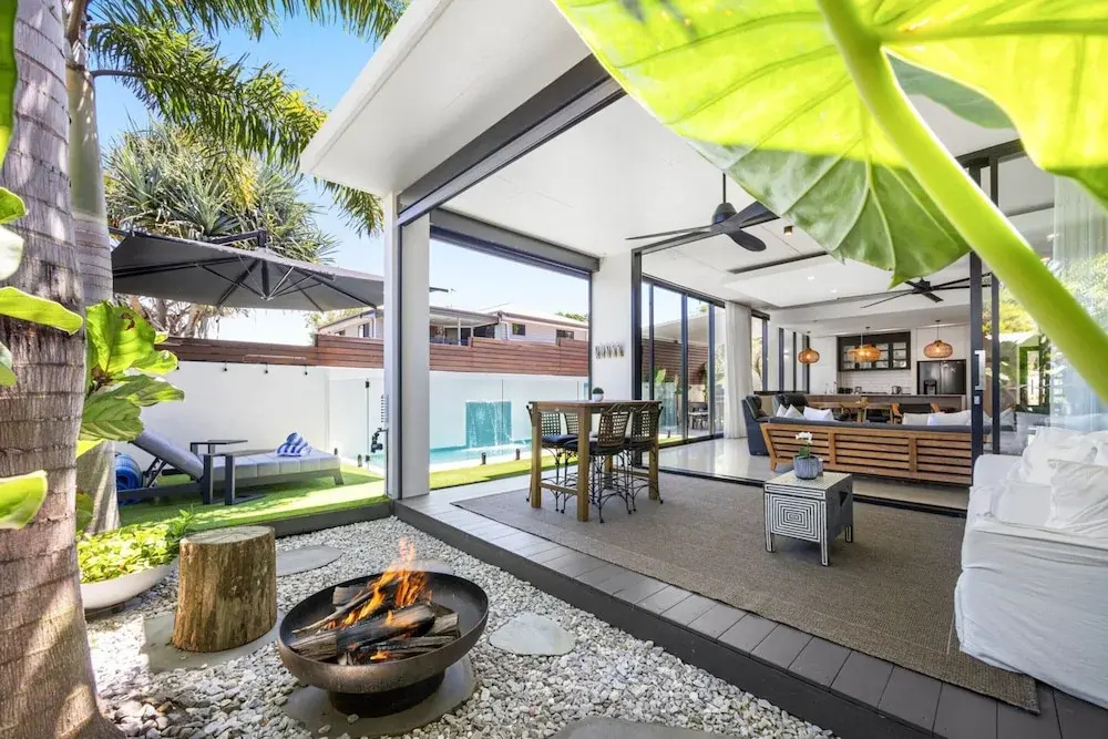 Spacious 3-bedroom Retreat With BBQ and Pool