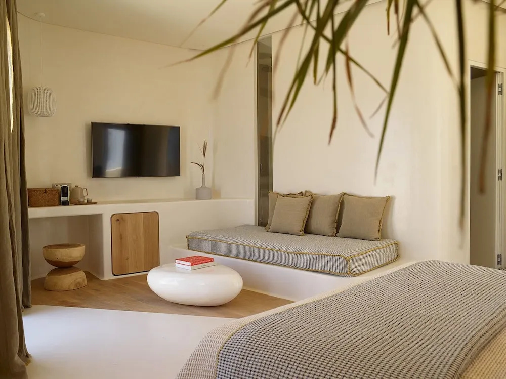 White Pebble Suites