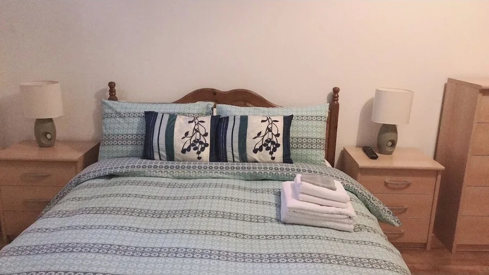 Heart Of Aberdeen City Centre 3 Bedrooms Apartment