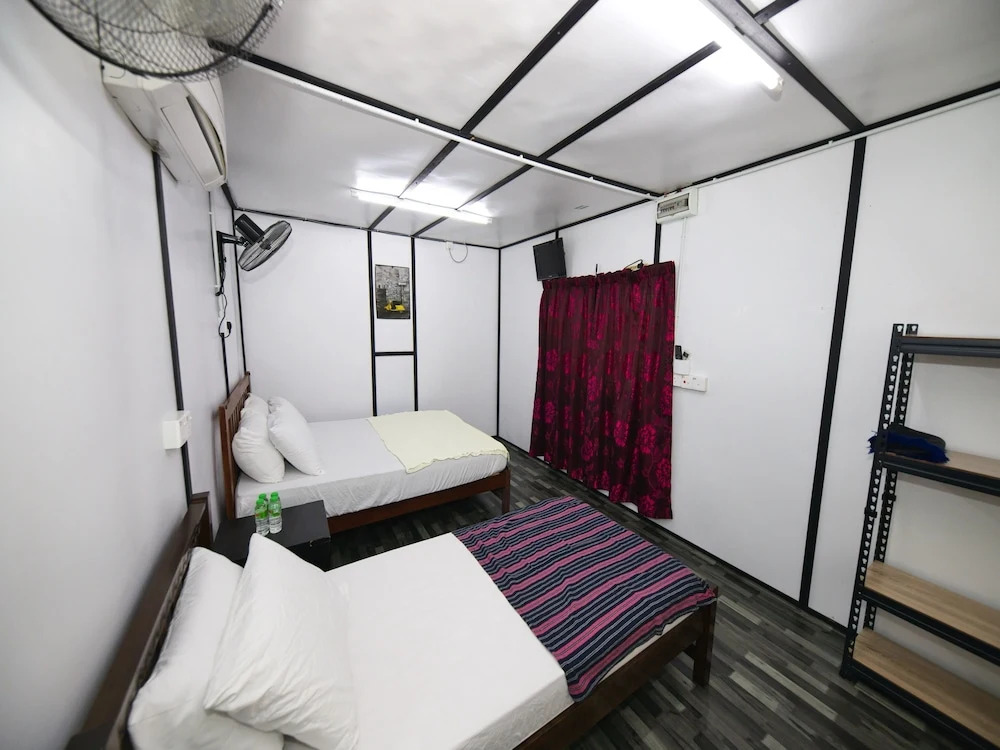OYO 90960 Rajawali D'cabin Chalet Room