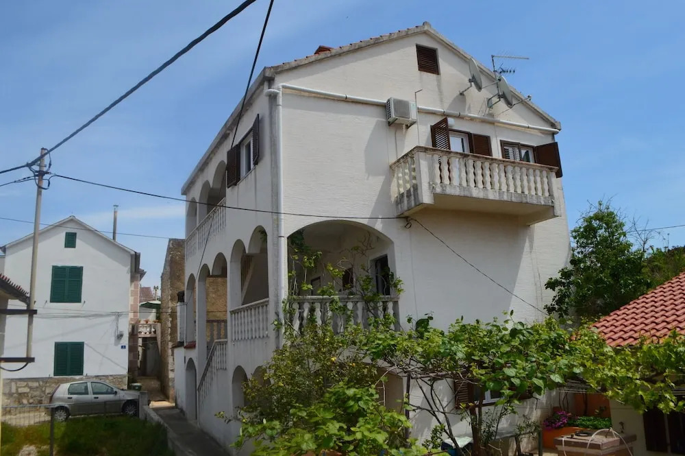 One Bedroom Apartment Venilia Ground