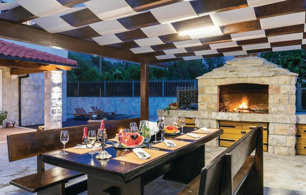 Awesome Home in Dubravka With Wifi and 5 Bedrooms