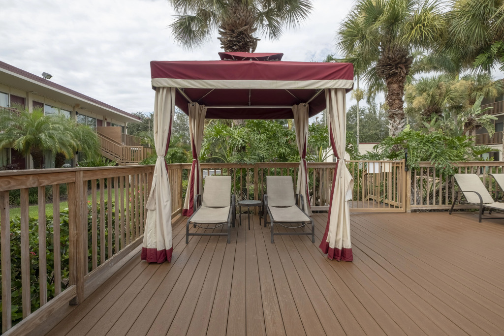 Red Roof Inn PLUS+ & Suites Naples Downtown-5th Ave S