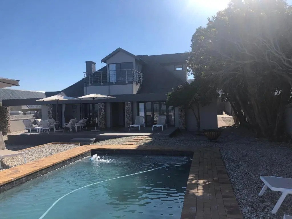 38 on Westcliff