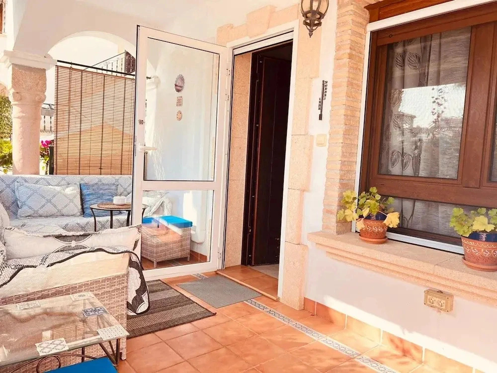 Flat Near Golf & Market