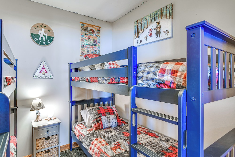 Luxe Hideaway on Houghton Lake: Families Welcome!