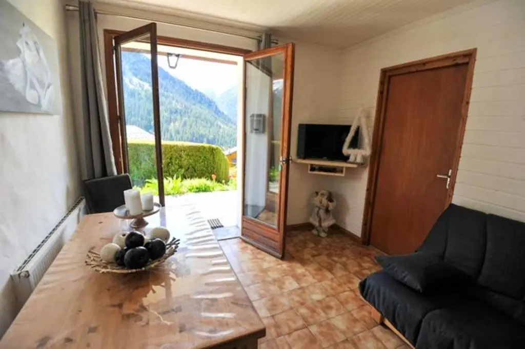 Appartement de 2 chambres a Champagny en Vanoise a 40 m des pistes avec jardin clos et wifi