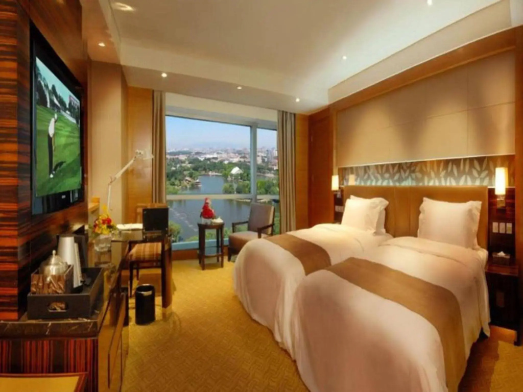 Lake View Hotel