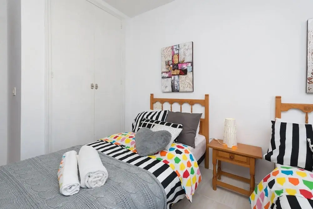Ropit in Alc dia With 2 Bedrooms and 1 Bathrooms