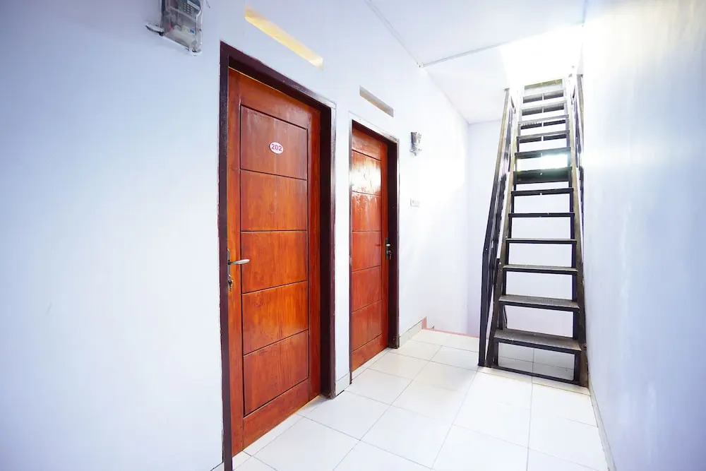 Oyo 1064 Manado Airport Residence