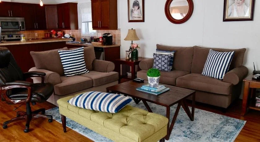 Lou & Francis Guest House