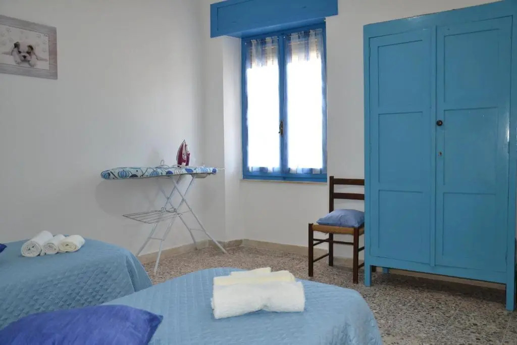 Casa indipendente immersa nel verde con vista mare