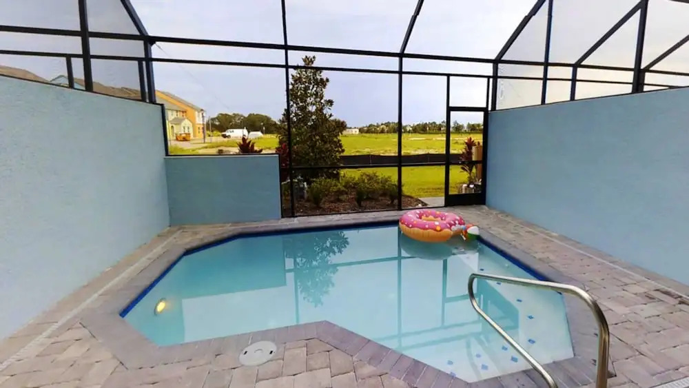 Festival Resort 305