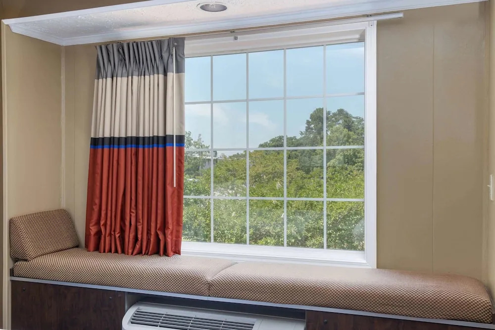 Microtel Inn & Suites by Wyndham Columbia Fort Jackson N