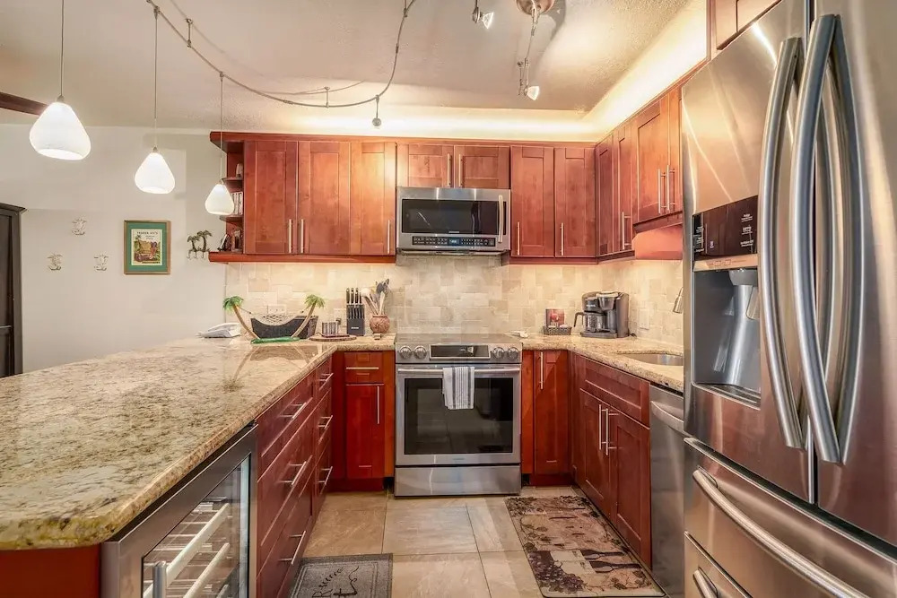 Kamaole Sands 2-406 - Luxurious Renovation - Penthouse Ocean Views - Split AC