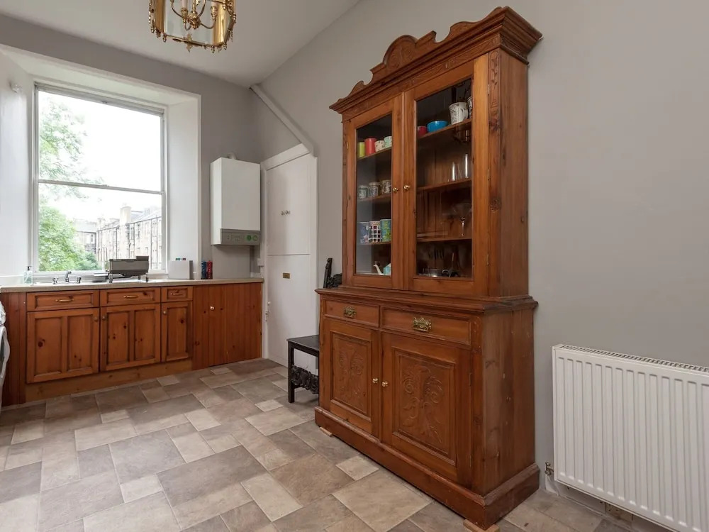 Edinburgh Hillside Apartment