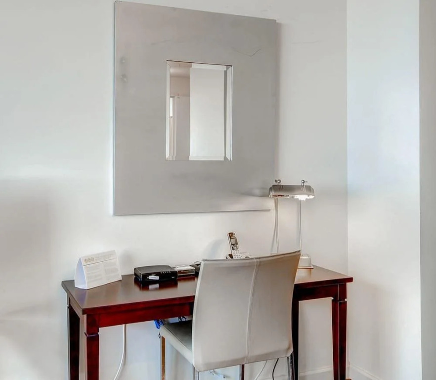 Global Luxury Suites at Stoneridge Mall