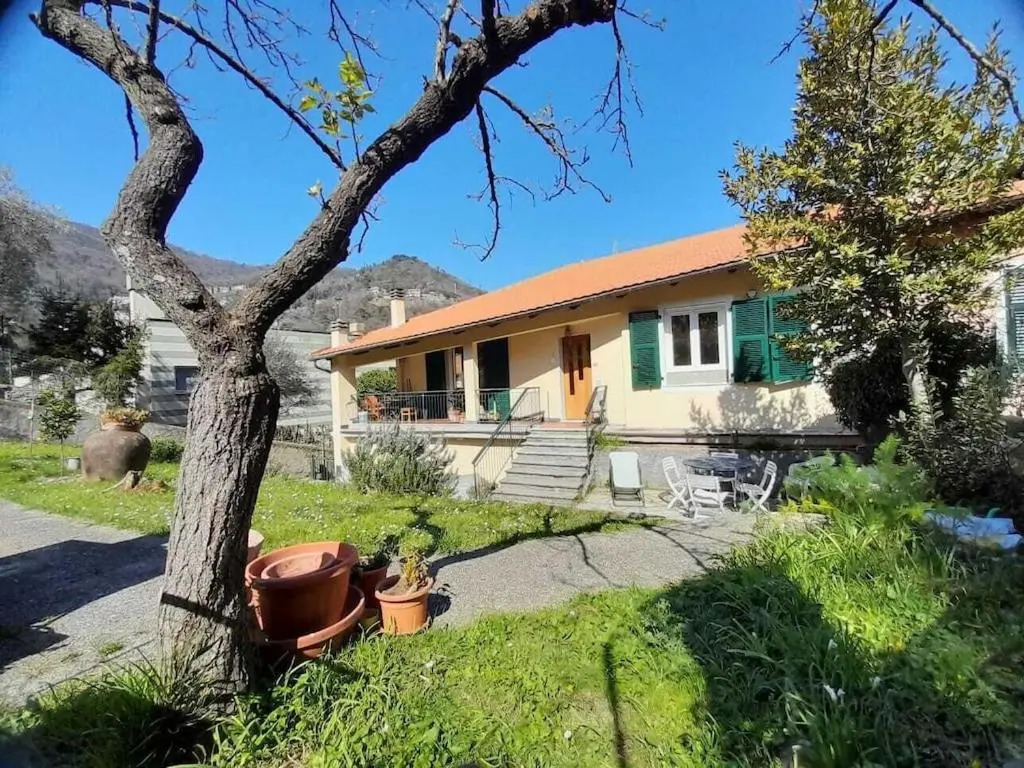 Quiet Villa, wonderful garden 10-minute walk from the sea!