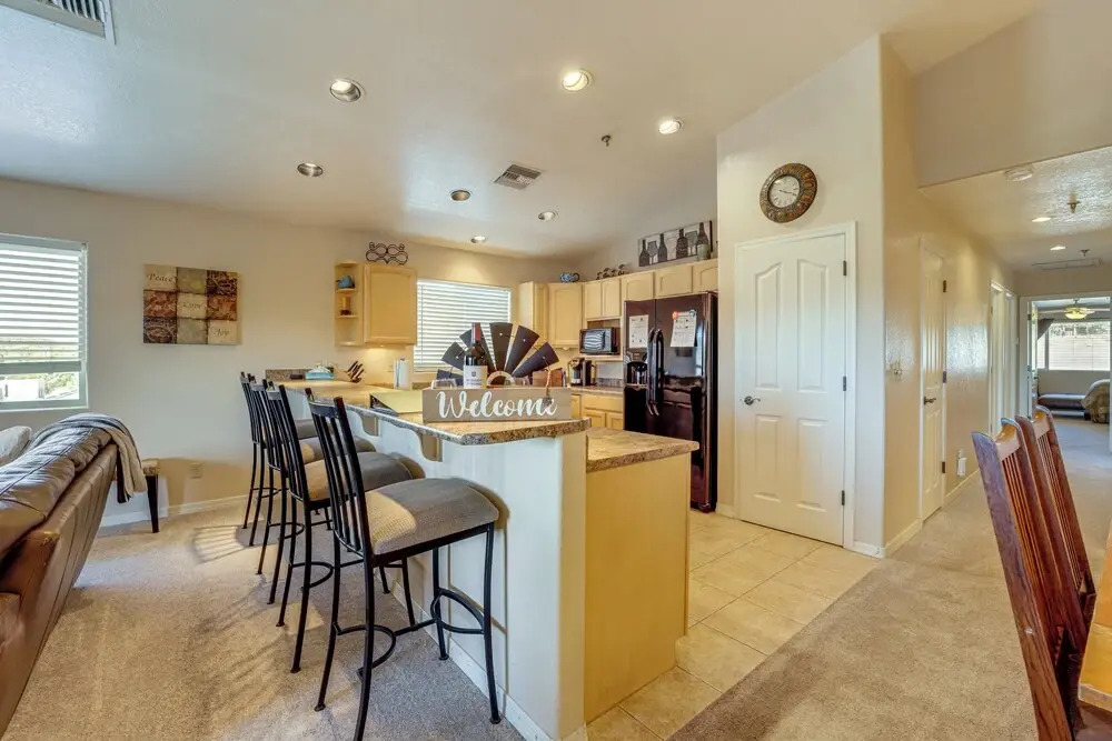 2 Mi to Lake: Apt w/ Balcony in Payson!