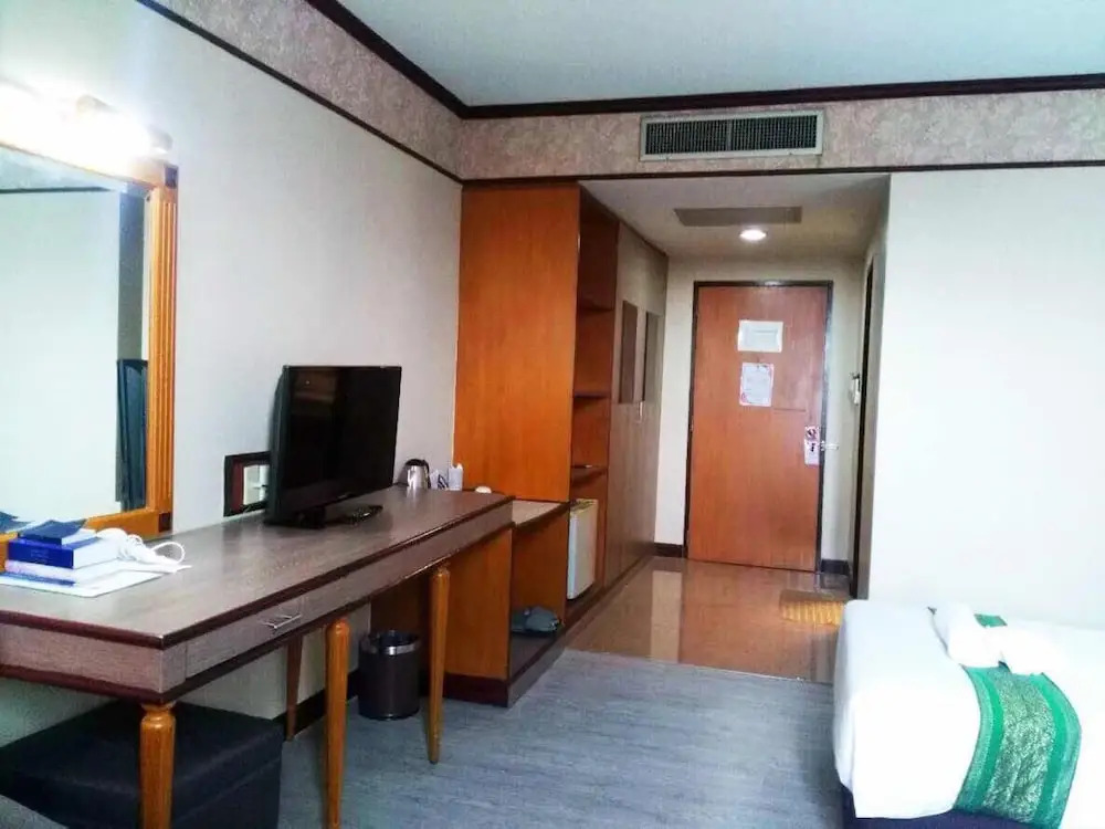 JP Emerald Hotel