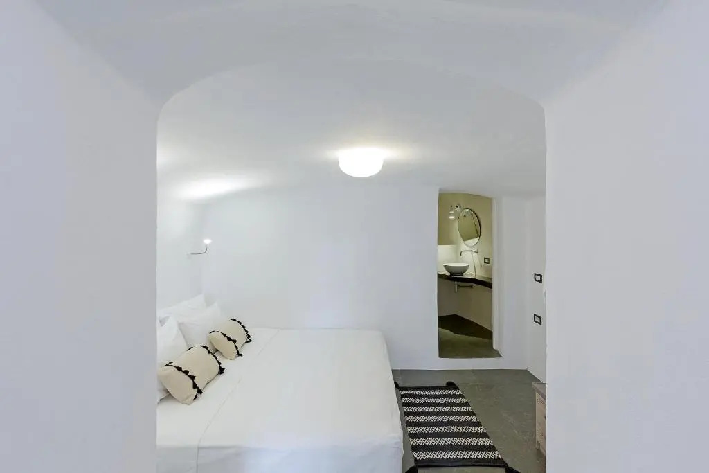 Alluvial Santorini Suites