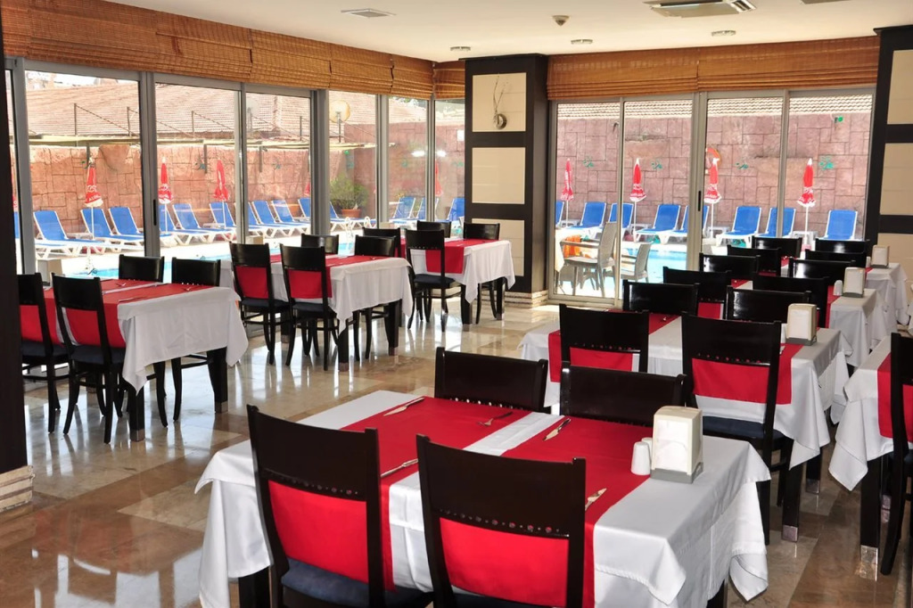 Lavitas Hotel