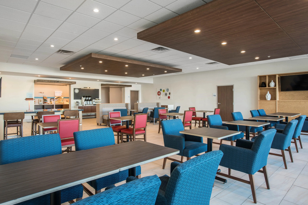Holiday Inn Express & Suites Ludington by IHG