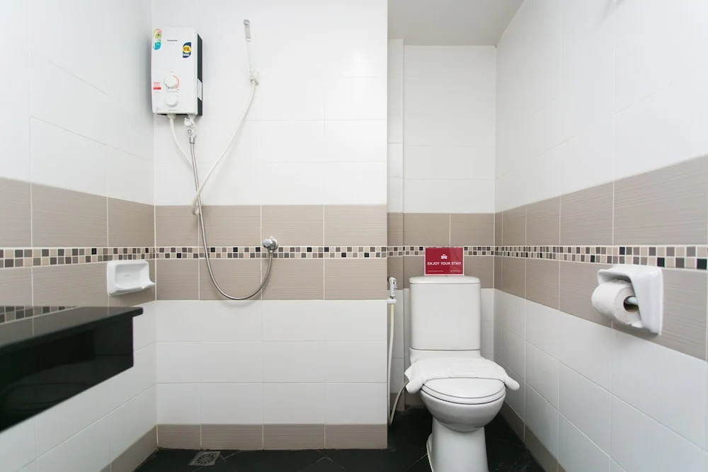 ZEN Rooms Patong Nanai 8