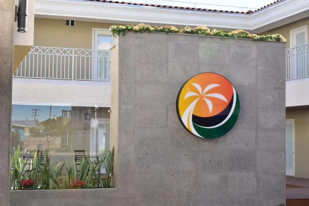 California Comfort & Suites
