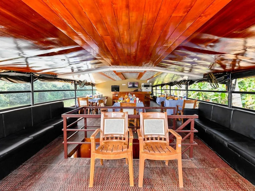 Oyo 24920 Indraprastha Royal Castle Sharing Houseboat