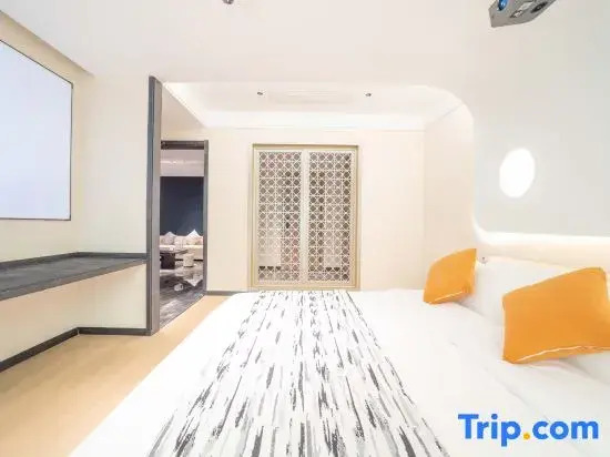 Jingdezhen Grand Hotel (Tao Yang Alley Scenic Area Taoxichuan Pedestrian Street)