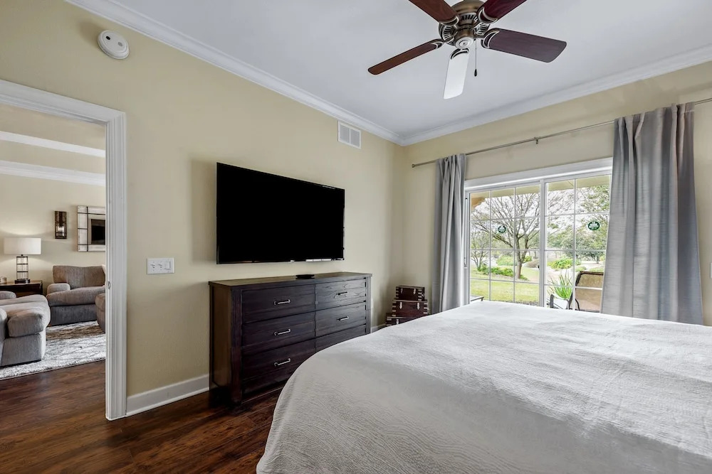 Rvh_324r Centre Court Getaway 3 Bedroom Condo