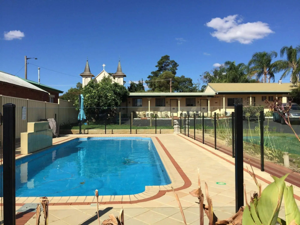 Oasis Motel