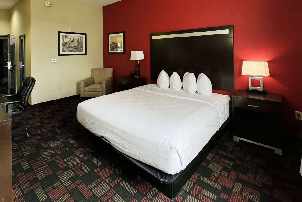 Wingate by Wyndham Lake Charles Casino Area