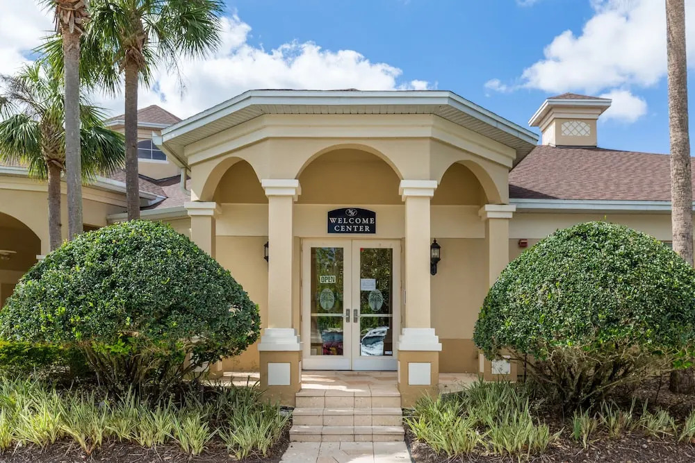 Luxurious Condo Near Disneyfree Waterpark Access