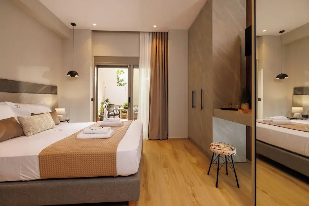 Jolly Suites