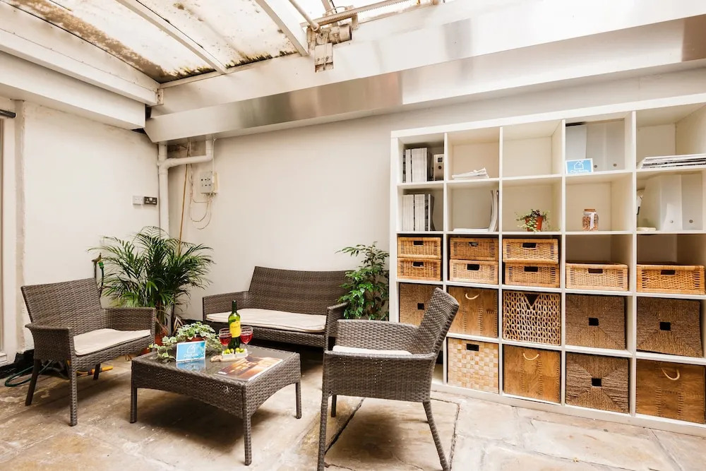 The Gloucester Terrace Abode - EFG