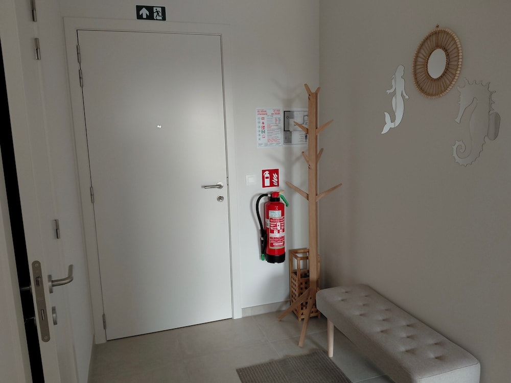 Luxury Apartment With Pool & Parking
