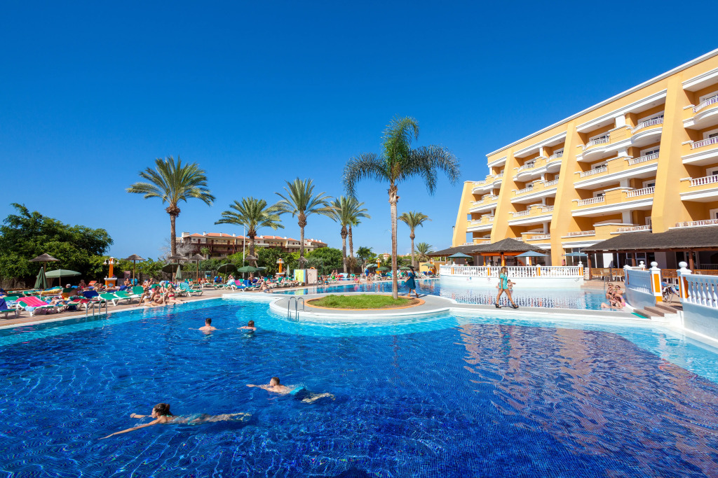Chatur Playa Real Resort